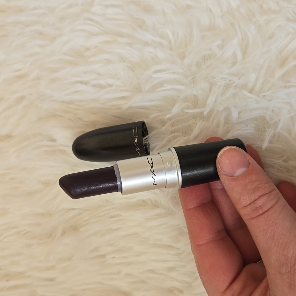 MAC matte lipstick HEROINE